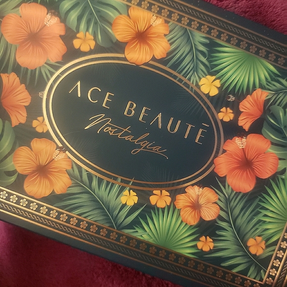 New Ace Beaute Nostalgia Eyeshadow Palette - Picture 4 of 4